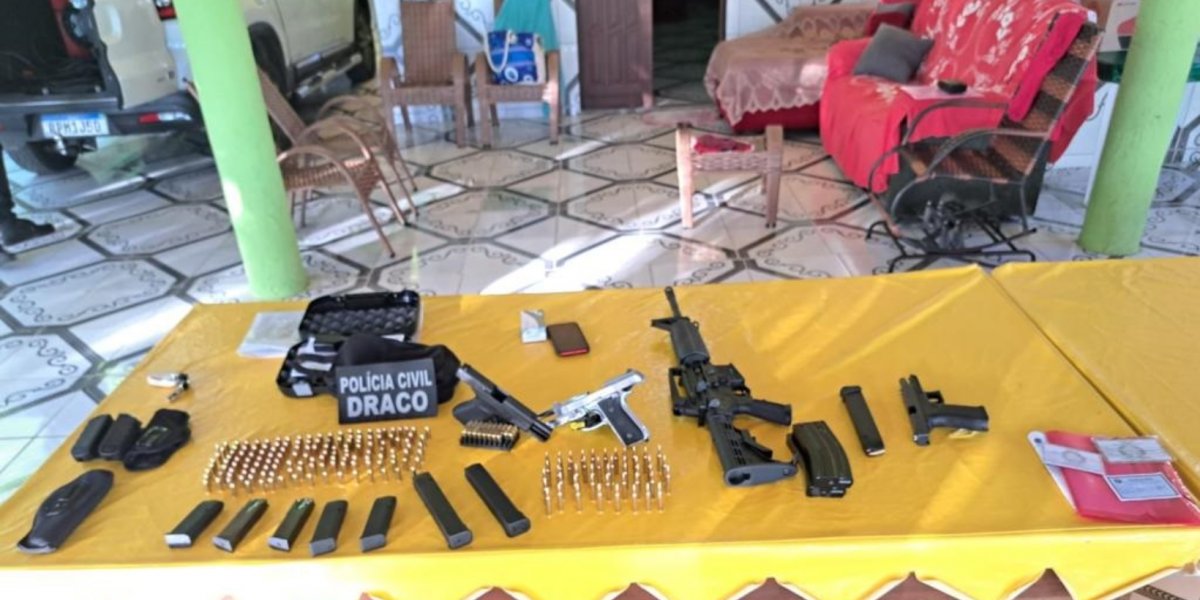 Polícia apreende um fuzil e nove pistolas na Região Metropolitana de Salvador