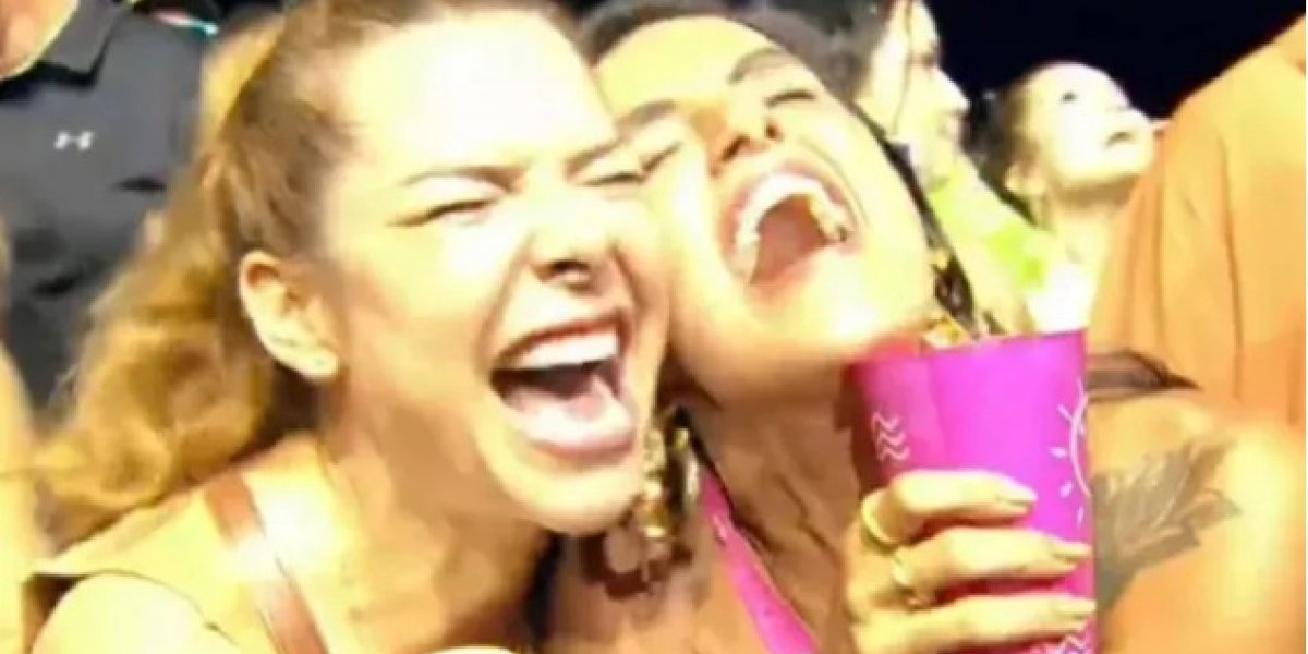 Maduras! Carol Peixinho e Nanda Souza curtem show de Thiaguinho juntas