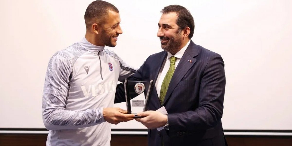 Trabzonspor confirma venda do zagueiro Vitor Hugo ao Bahia