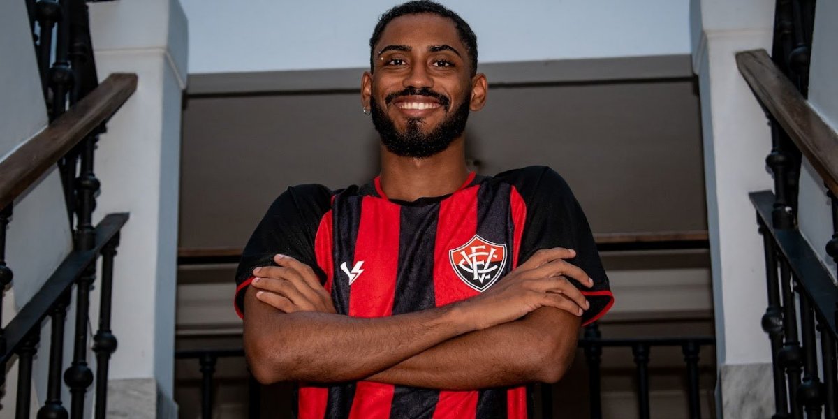 Vitória anuncia lançamento de novo uniforme para temporada 2023