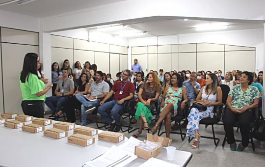 Secretaria da Saúde entrega 90 tablets aos fiscais da Vigilância Sanitária