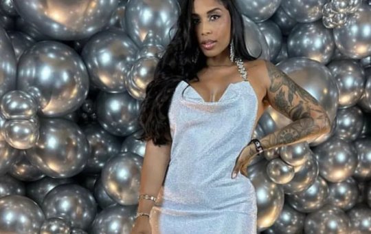 Índia Smith diz ter sido traída e desabafa: "Estava me roubado"