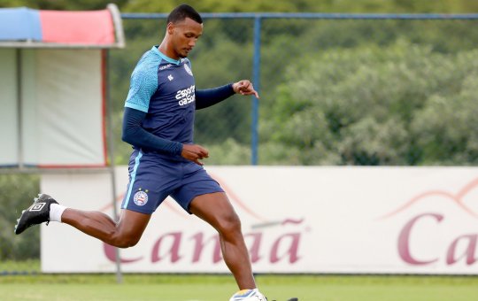 Polivalente, Rezende renova contrato com o Bahia até 2025