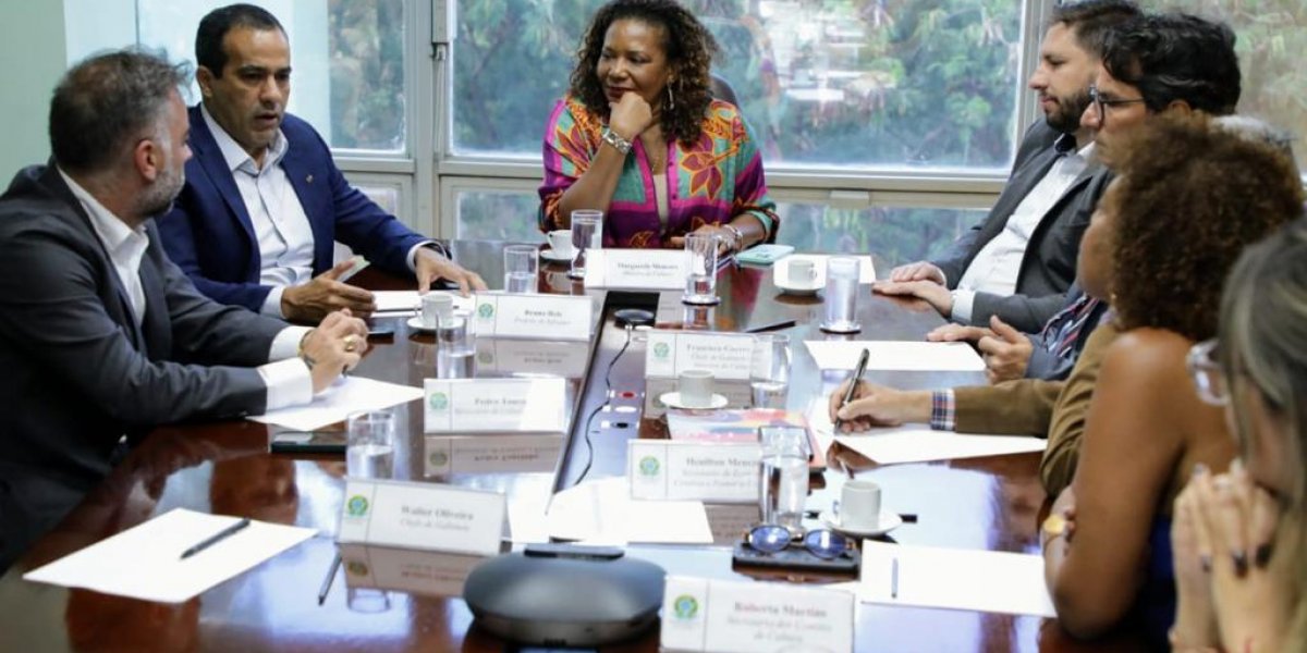 Bruno Reis se reúne com Margareth para falar de projetos no Centro Histórico