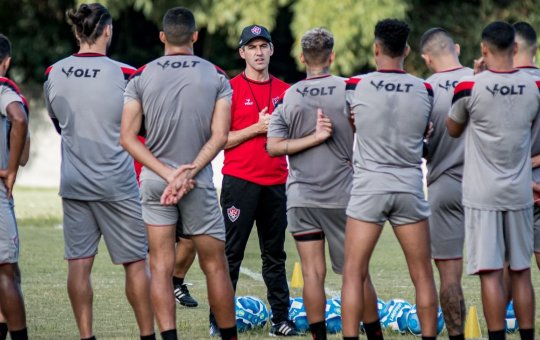 Vitória disputa jogo-treino contra o Bahia de Feira neste sábado