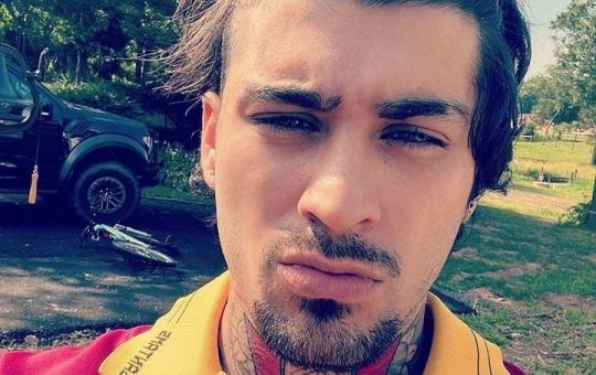 Suposto affair de Selena Gomez, Zayn aparece com visual novo e enlouquece web