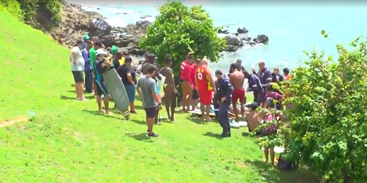 Mulher morre afogada na praia do Farol da Barra, em Salvador