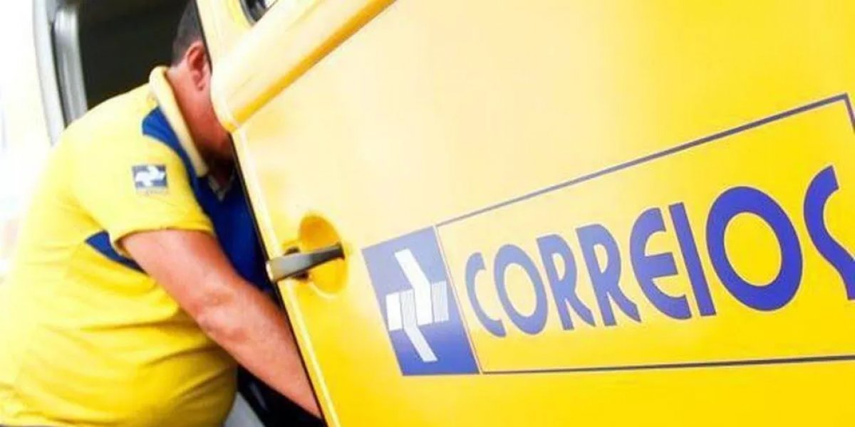 Lula assina decreto que retira Correios do Programa Nacional de Desestatização