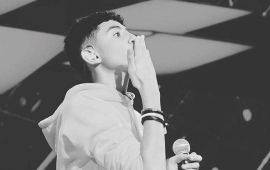 Cantor mirim Arthur Singer morre aos 13 anos