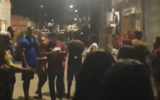 Homens armados fazem mulher e crianças reféns em Rio Sena; dupla é presa