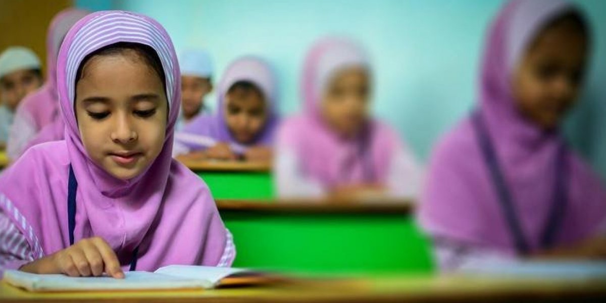 Mistério: Dezenas de meninas são envenenadas em escolas no Irã
