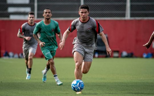 Vitória sai atrás, mas busca empate contra o Bahia de Feira em jogo-treino