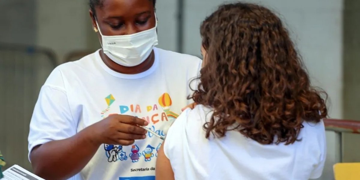 Salvador aplica vacina bivalente em crianças com comorbidades nesta segunda