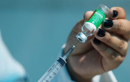 12% dos 63 milhões de brasileiros aptos se vacinaram com a bivalente