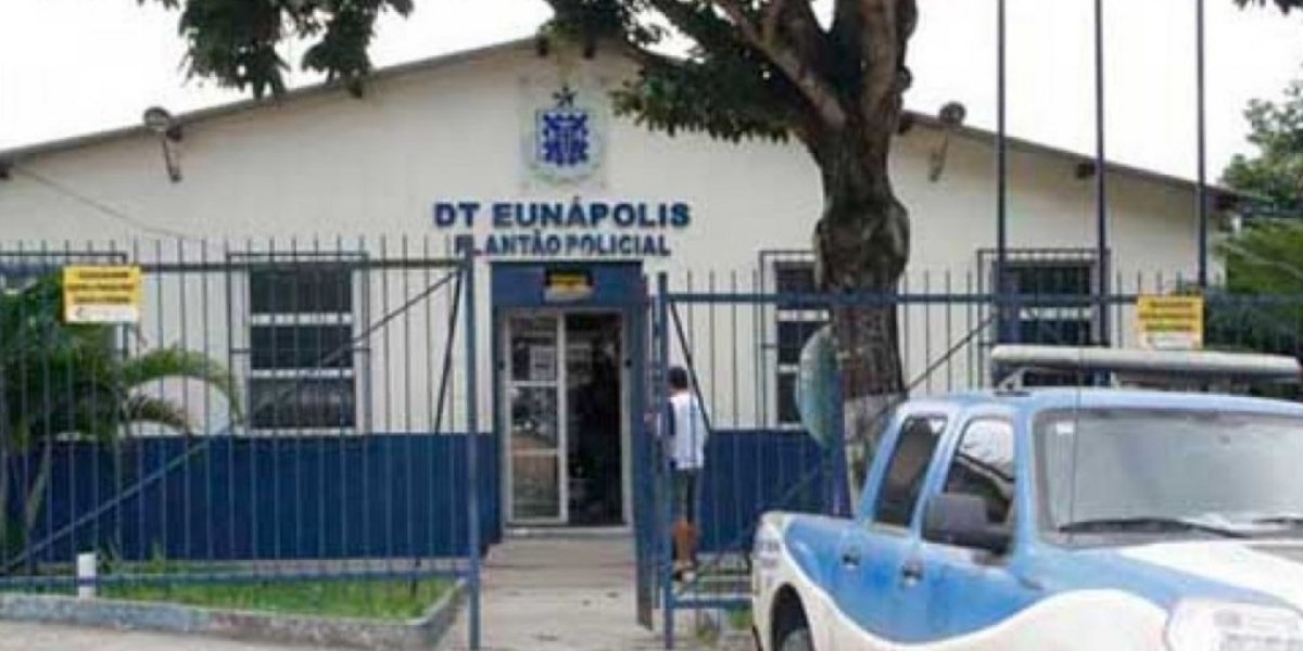 Mulher morre eletrocutada ao pisar em fio desencapado em casa, no interior da BA