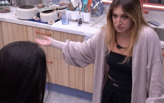 “É no minimo esquisito, né?”: dispara Griphao sobre postura de Sister no BBB23