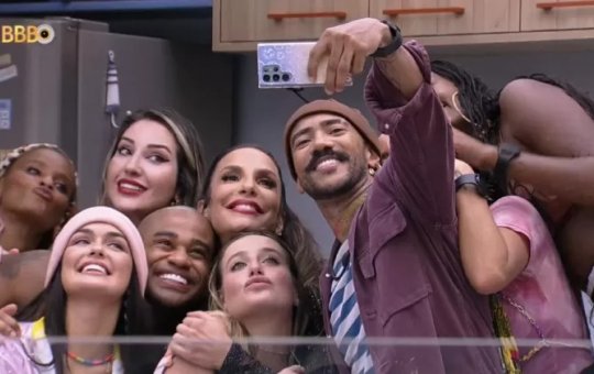 Ivete Sangalo rouba a cena ao 'invadir' BBB23 e fazer tour pela casa