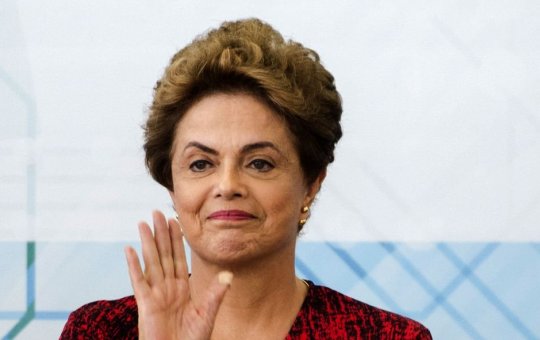 Dilma Rousseff toma posse como presidente do novo banco do Brics
