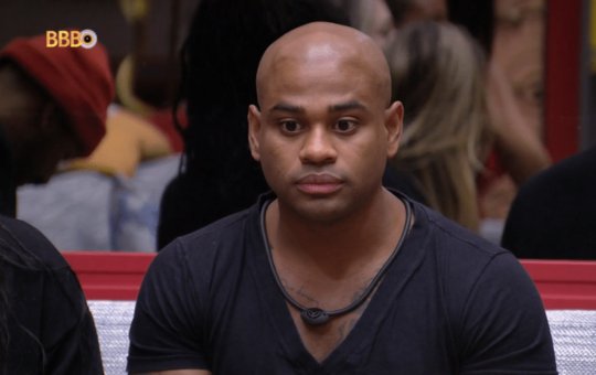 Com 48,7% dos votos, Cezar Black é eliminado do BBB 23