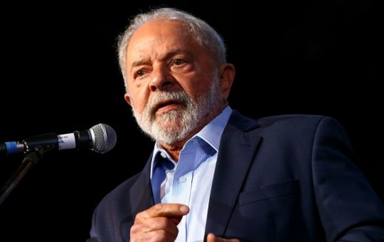 Em Abu Dhabi, Lula negocia acordos comerciais e de meio ambiente