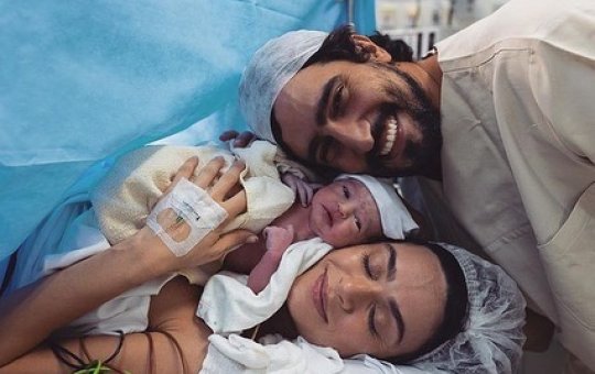 ‘Família completa’: Thaila Ayala dá à luz Tereza, sua segunda filha