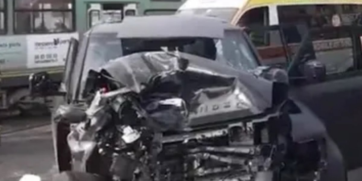 Atacante de time italiano sofre fratura exposta na costela em acidente de carro