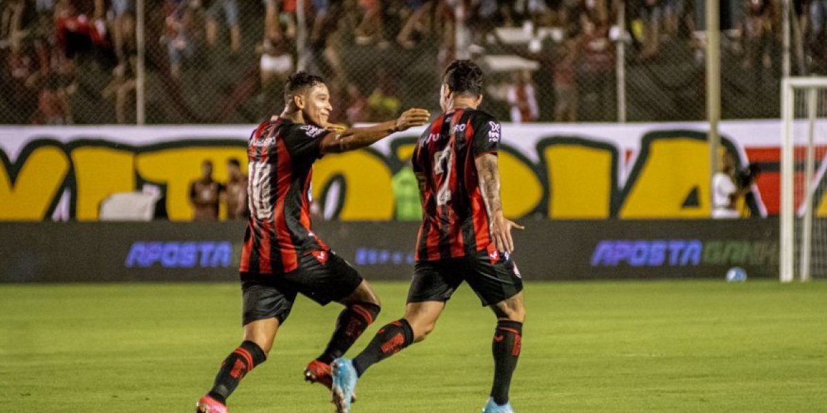 Vitória bate a Ponte Preta por 3 a 0 em estreia na Série B do Brasileiro