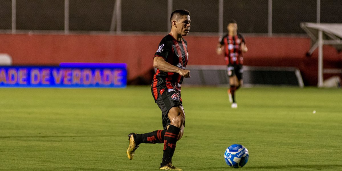 "Nosso combustível", diz atacante Osvaldo sobre torcida do Vitória na Série B