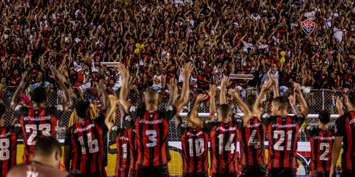 Vitória bate recorde de público na temporada em estreia na Série B