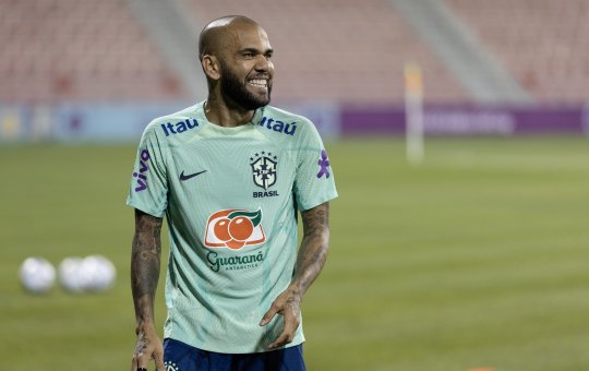 Daniel Alves sai da prisão pela primeira vez para depor em tribunal de Barcelona