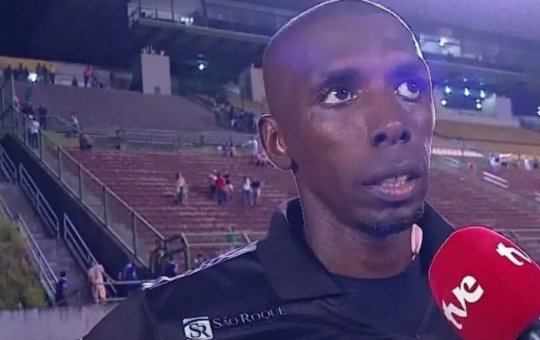 Vitória é absolvido da acusação de racismo, após goleiro ser chamado de "Macaco"