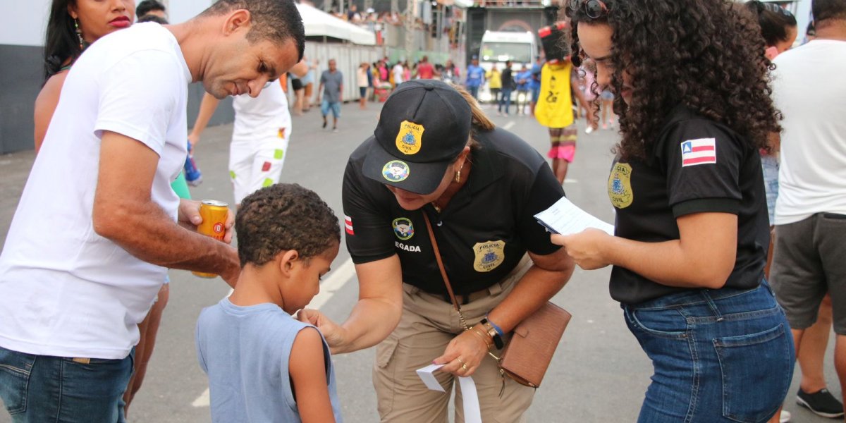 Derca orienta responsáveis por cuidado com crianças na Micareta