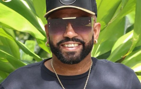 Silvanno Salles puxa a 'Pipoca Apaixonada' na Micareta de Feira