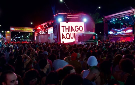 Último dia da Micareta de Feira tem show de Thiago Aquino e muito pagode