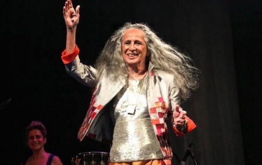 Maria Bethânia eternizará legado em cerimônia da ALB, em Salvador 