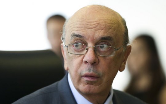 José Serra é internado para fazer cirurgia em São Paulo