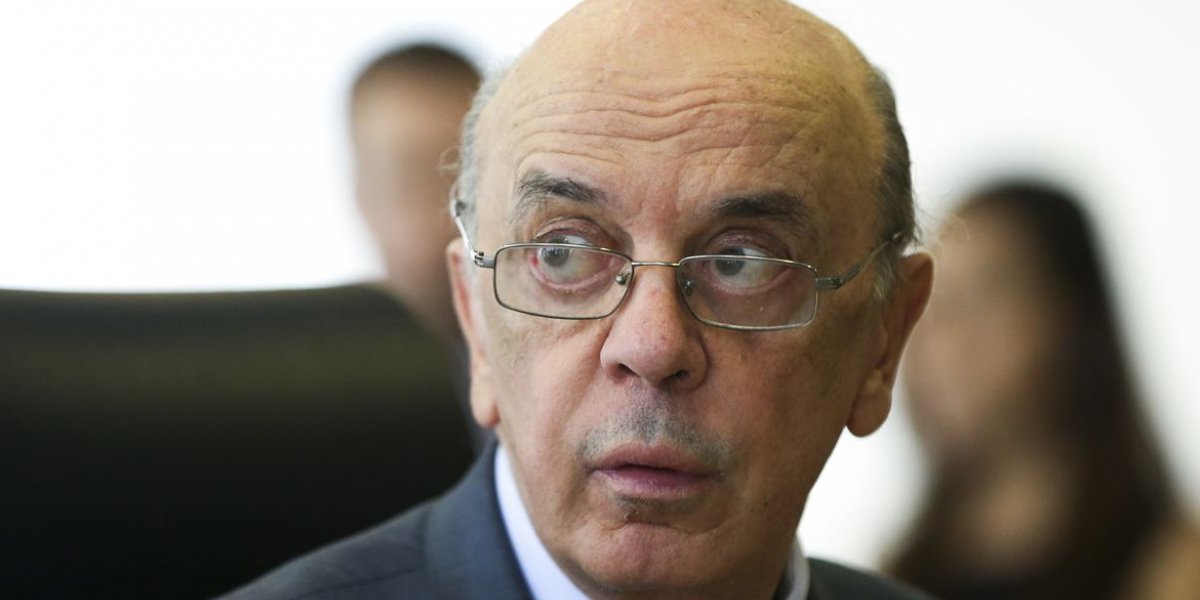 José Serra é internado para fazer cirurgia em São Paulo