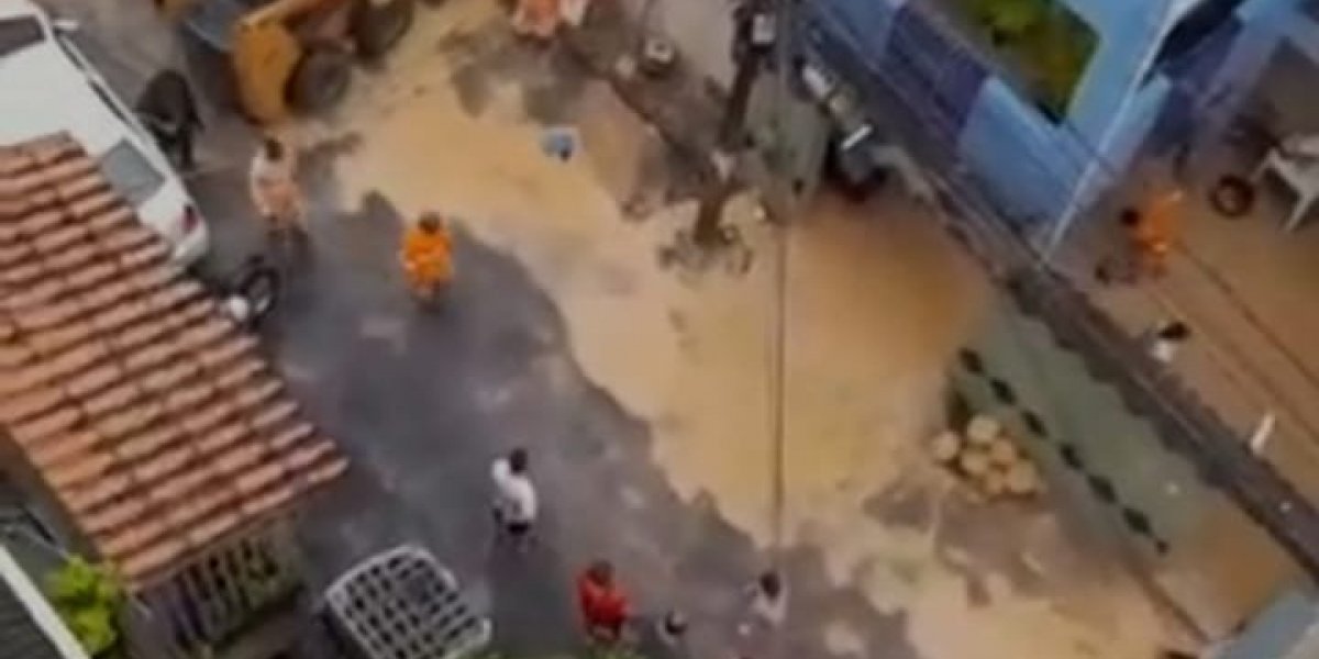 Deslizamento de terra em obra do Carrefour deixa famílias desabrigadas no Cabula