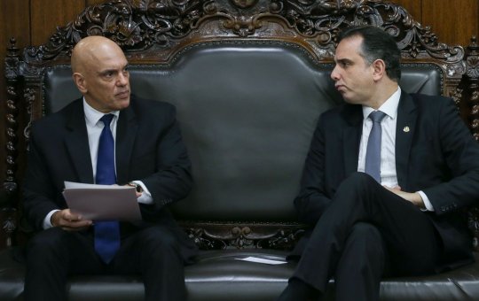 Presidente do TSE entrega ao Congresso sugestões para PL das fake news