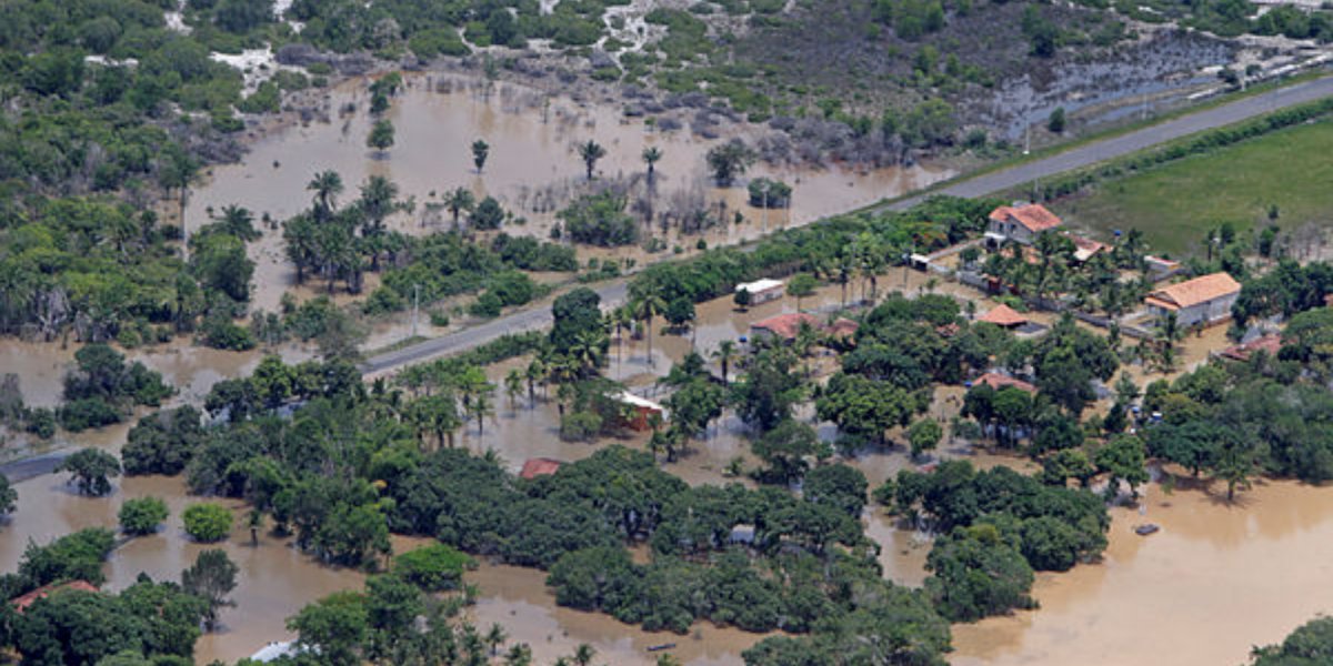 Mais 4 cidades atingidas pelas chuvas entram em situação de emergência na Bahia