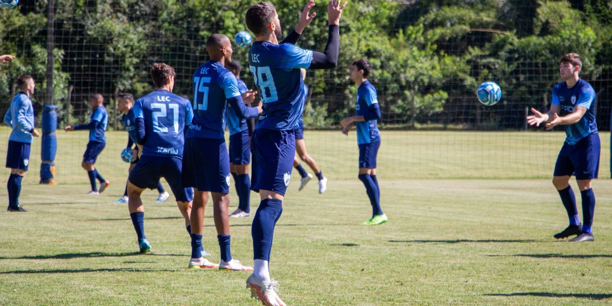 Vem fechado? Londrina deve apostar em escalação mais defensiva contra o Vitória