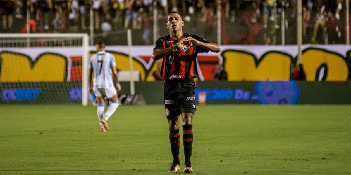 Vitória bate o Londrina no Barradão e segue 100% na Série B