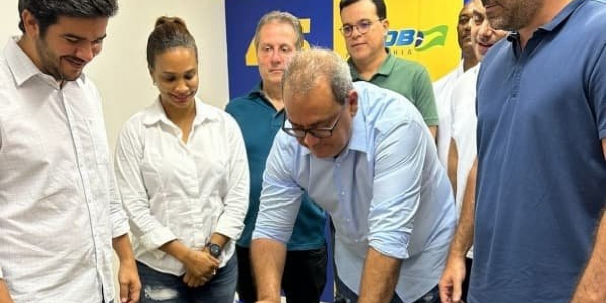 Carlos Muniz se filia ao PSDB sob promessa de fortalecer a legenda