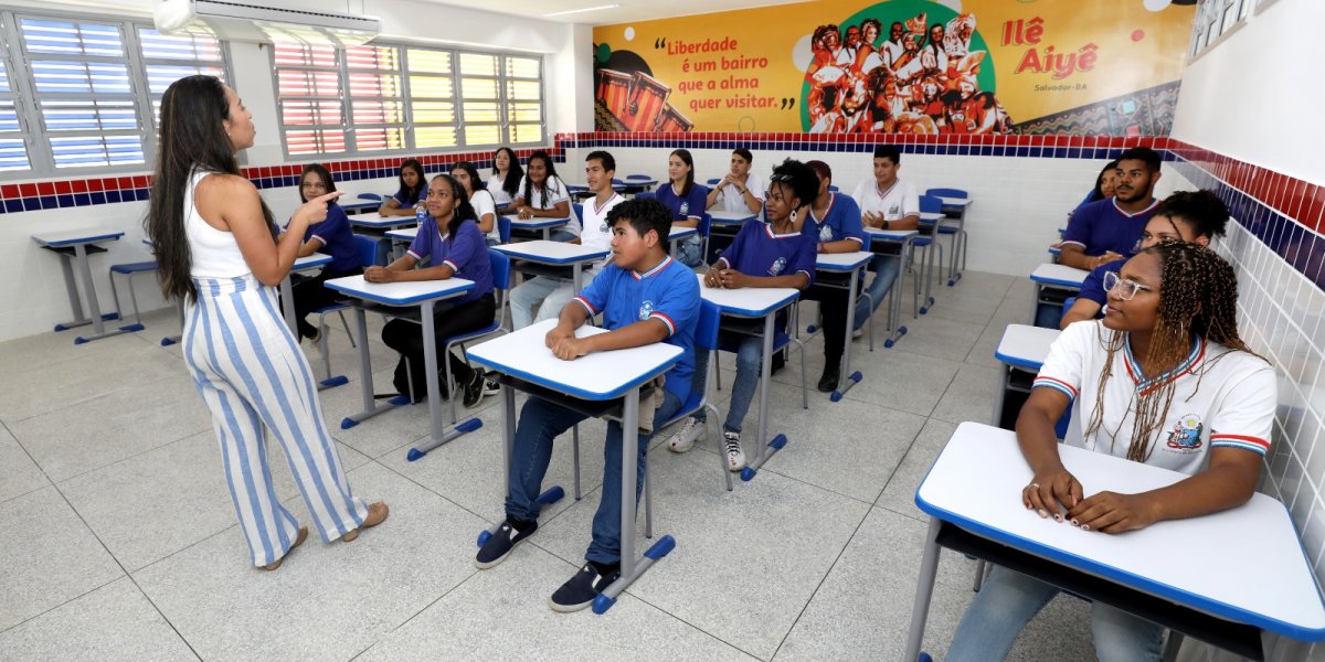 Governo da Bahia concede licença-prêmio a 2 mil professores; veja lista