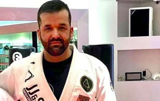 Empresário Thiago Brennand chega escoltado ao Brasil neste sábado