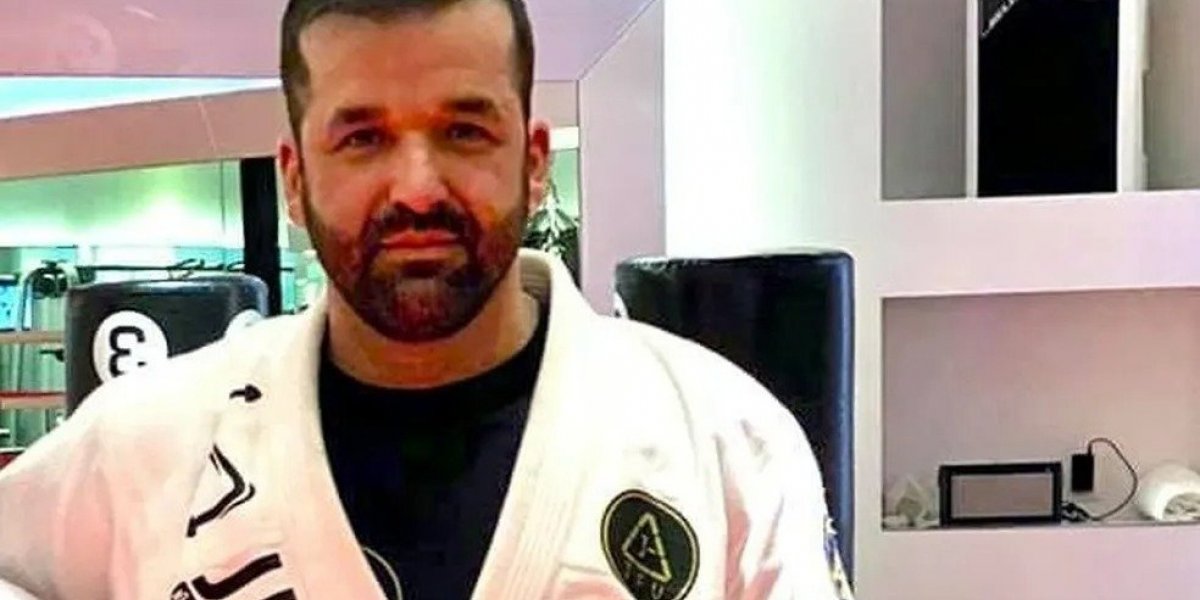 Empresário Thiago Brennand chega escoltado ao Brasil neste sábado