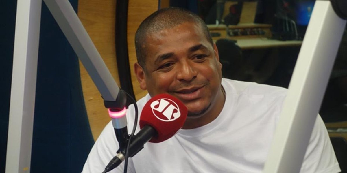 Escola acusa Vampeta de ocultar patrimônio para não pagar mensalidade das filhas