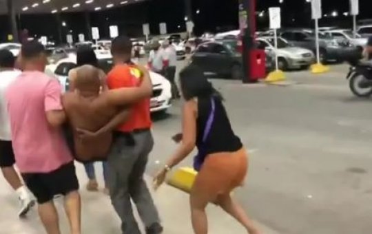 Homem é baleado dentro de supermercado durante briga por causa de fila