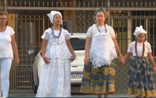 Motorista se recusa a levar família com trajes religiosos para terreiro