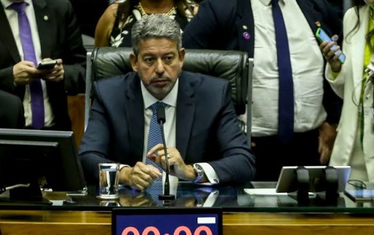 Arthur Lira retira de pauta votação do PL das Fake News